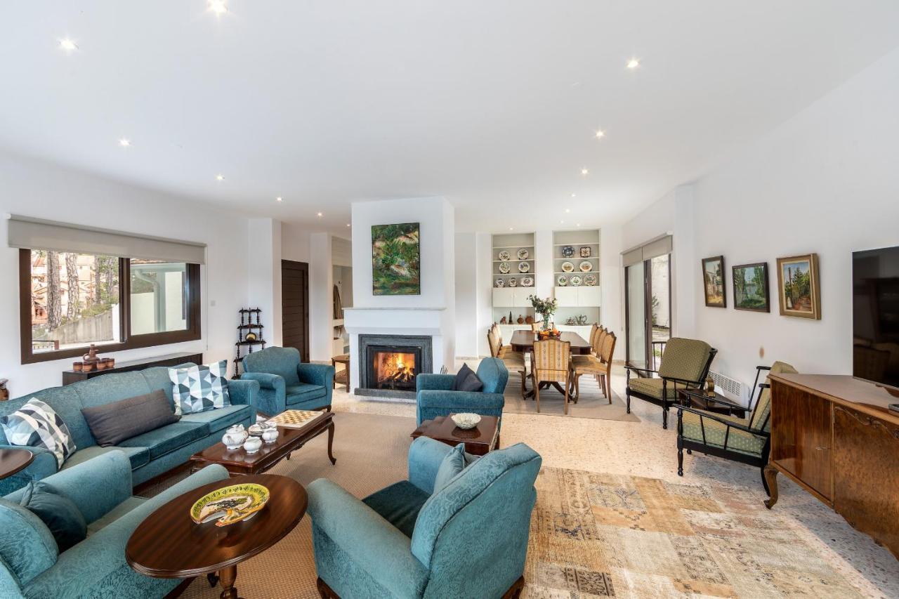 Forty Pine Trees Villa *