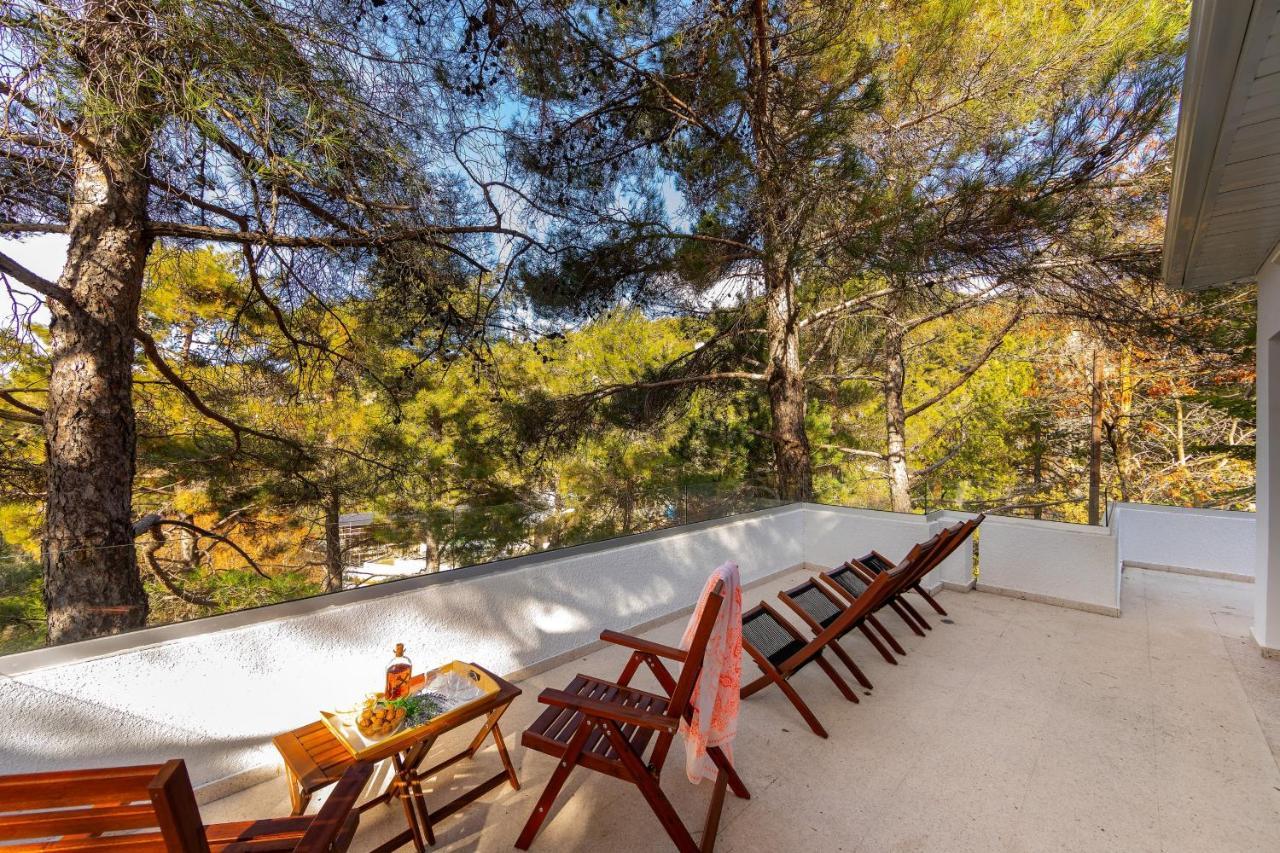 Forty Pine Trees Villa *